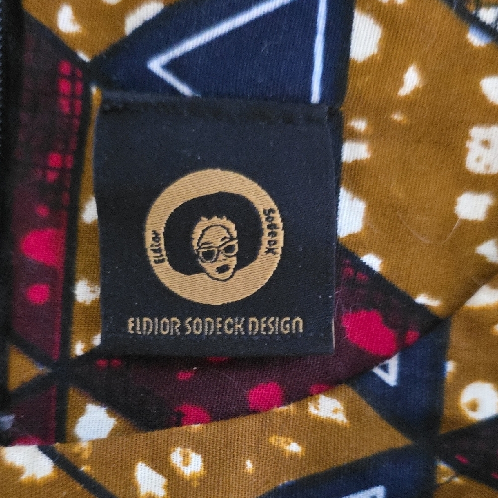 Geometric Patterned Top - Picture 2 of 4